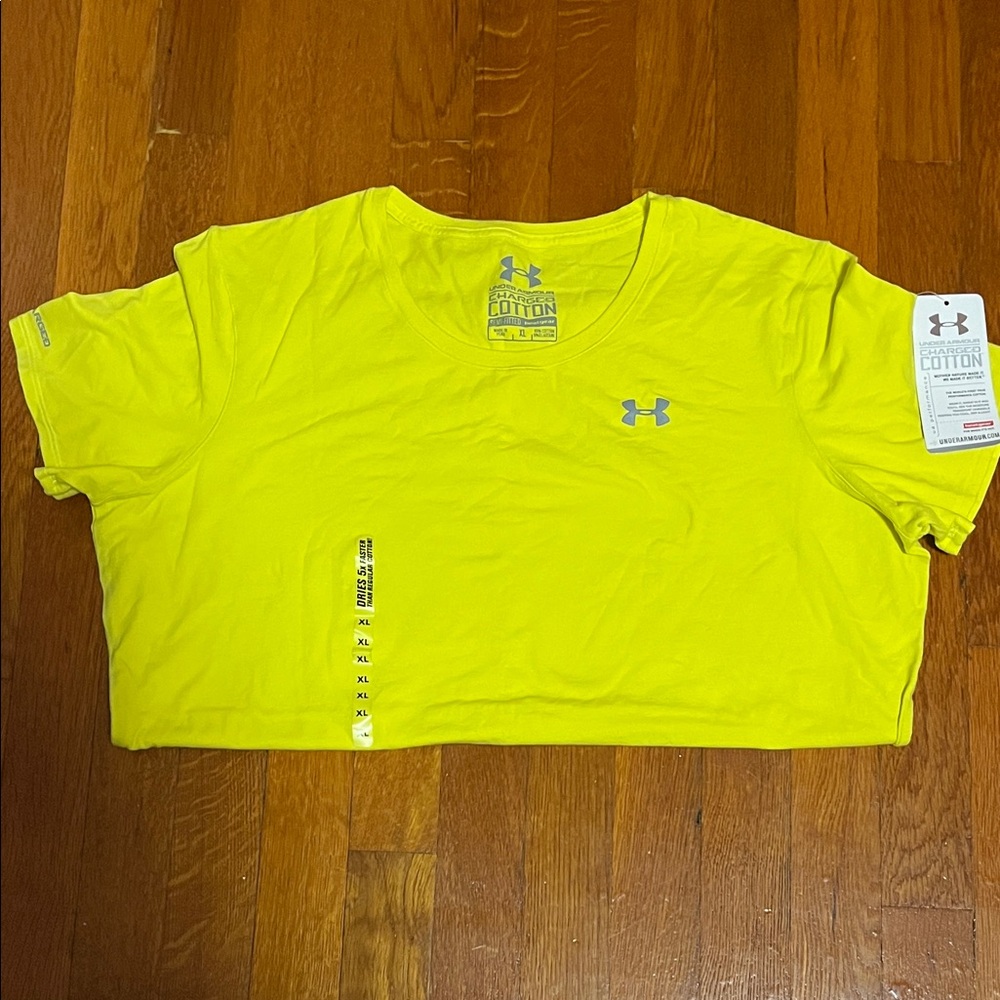 Under Armour COTTON Yellow Tee XL NWT semi fitted heat gear made in Peru.